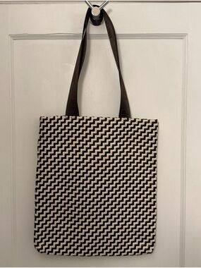 Black and Cream Zigzag Shoulder Bag with Dark Straps